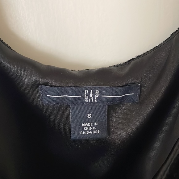 Gap black Velvet sleeveless dress perfect for parties and holidays - Picture 3 of 5